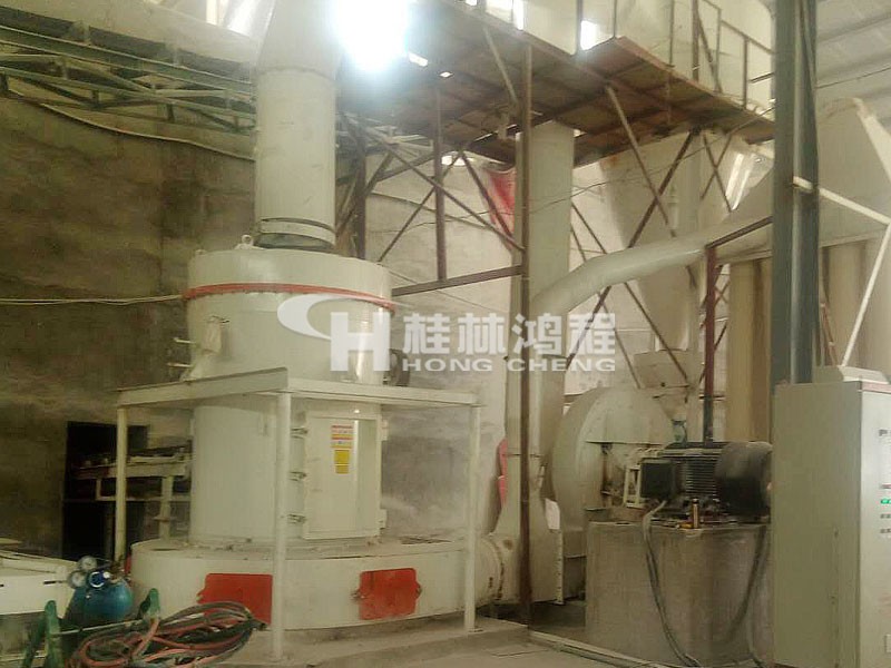 桂林鴻程鉀長(zhǎng)石粉加工廠,小型鉀長(zhǎng)石粉碎設(shè)備,磨鉀長(zhǎng)石粉的機(jī)器 桂林鴻程鉀長(zhǎng)石粉加工廠,小型鉀長(zhǎng)石粉碎設(shè)備,磨鉀長(zhǎng)石粉的機(jī)器