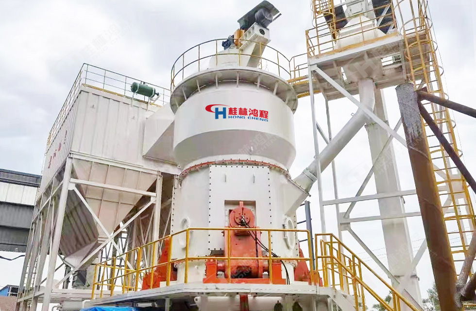 HLM2400立磨生產(chǎn)線現(xiàn)場 HLM2400立磨生產(chǎn)線現(xiàn)場