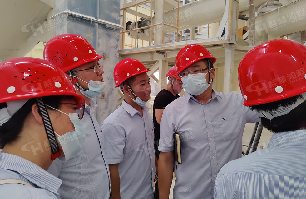 價(jià)值服務(wù),始終如一!桂林鴻程“客戶零距離 共創(chuàng)新未來”服務(wù)活動(dòng)正式出征 價(jià)值服務(wù),始終如一!桂林鴻程“客戶零距離 共創(chuàng)新未來”服務(wù)活動(dòng)正式出征